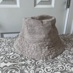 Jenni Kayne Linen Bucket Hat in Natural